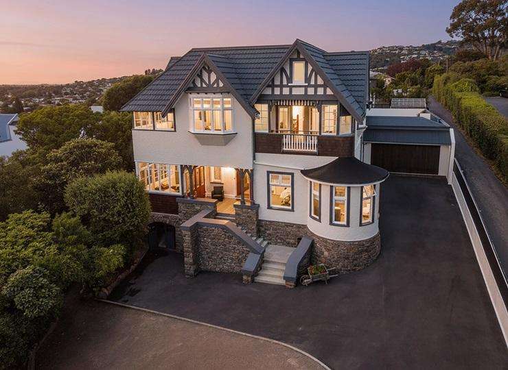 'Oh my God!’: Couple transform 'broken castle' into a fairytale home