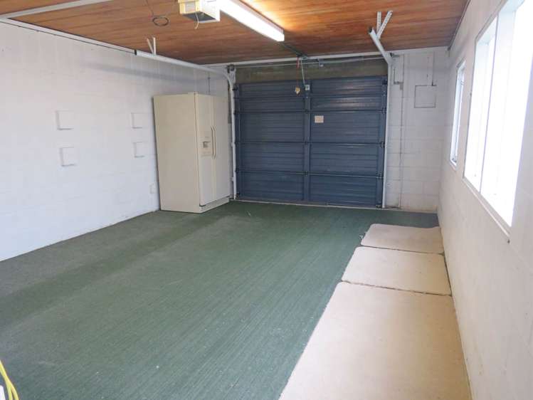 26 Dennis Avenue Hillpark_22