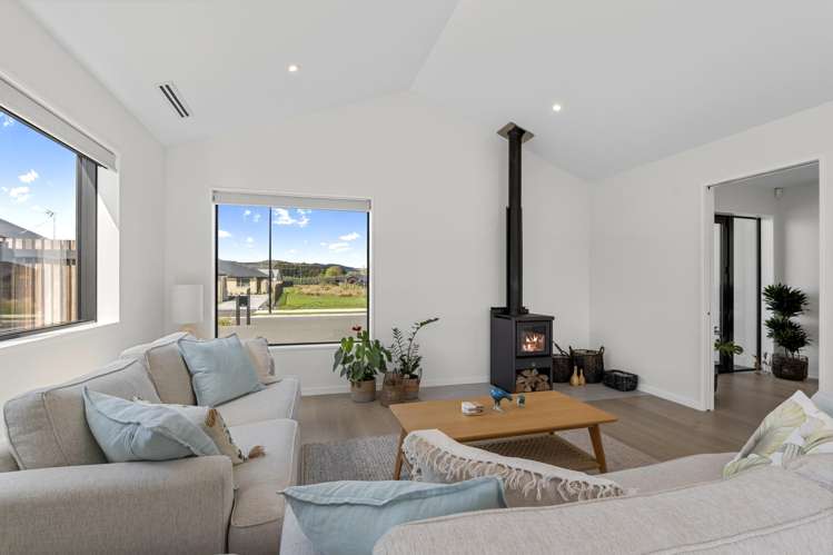 19 Guinevere Drive Lincoln_2