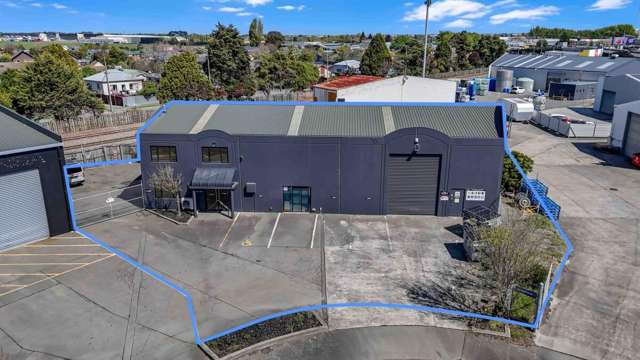 Standalone Sockburn Industrial with Trade Showroom
