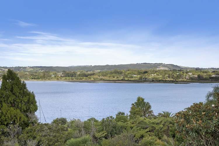 17 Tui Vale Road Cockle Bay_33