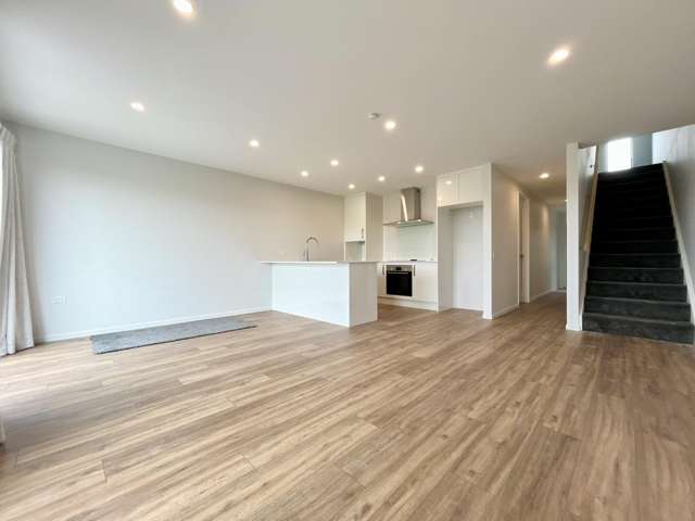 2/28 Lady Isaac Drive 11103_3