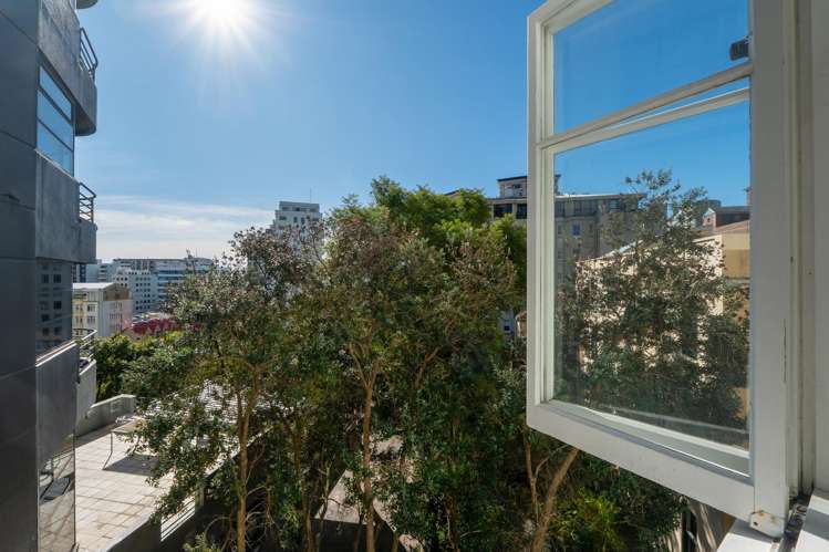 27/11 Parliament Street Auckland Central_11