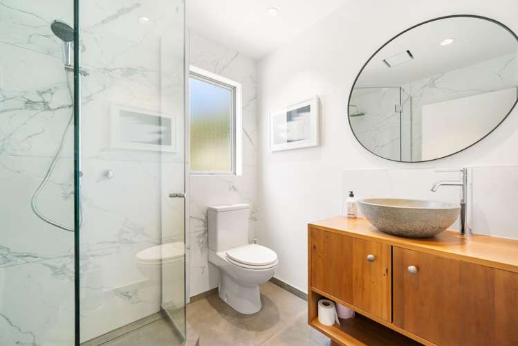 240 Peninsula Road Kelvin Heights_18