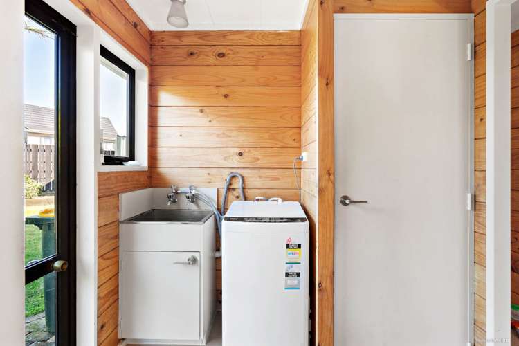 2/70 Carnoustie Drive Wattle Downs_15