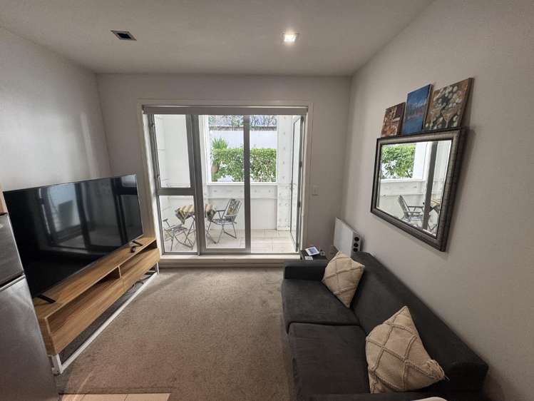 104/85 Beach Road City Centre_5