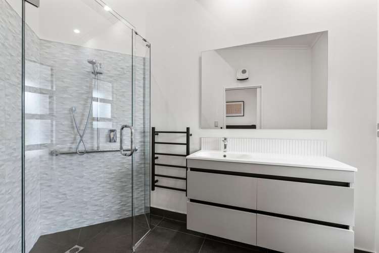 17 Bottle Lake Drive Parklands_7