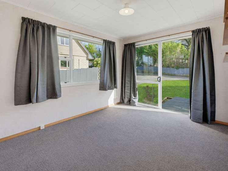 84 Grants Road Marchwiel_16