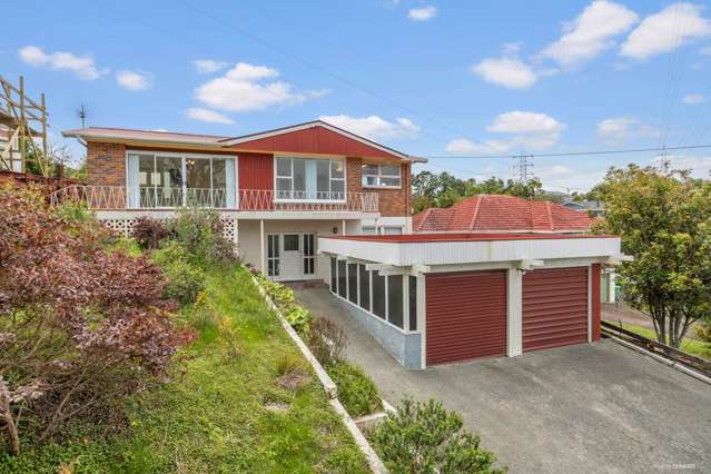 Solid Brick Family Home - 739 m²(MOL) Freehold