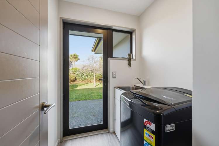 16 Sylvia Street Parklands_11