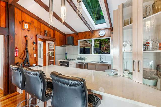 894 West Coast Road Waiatarua_4
