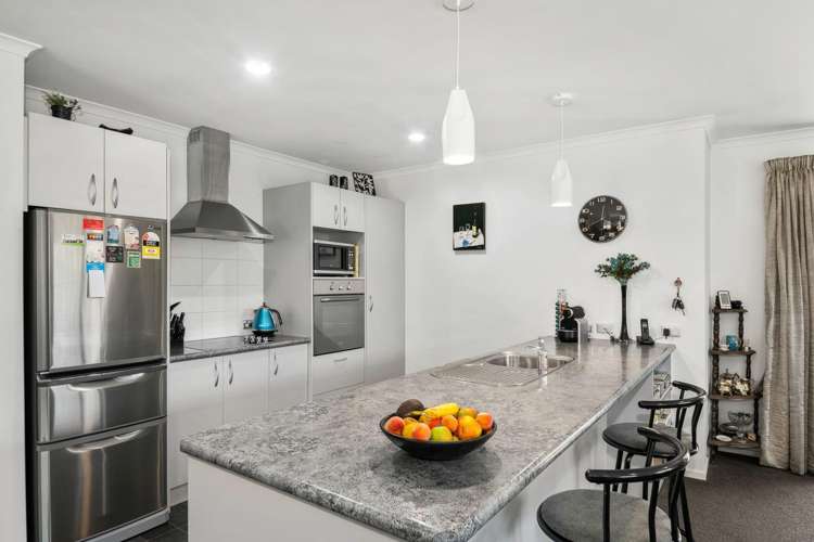 16 Weka Place 10728_3