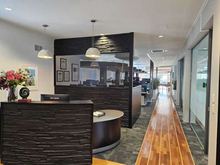 Front/87 Hurstmere Road_0