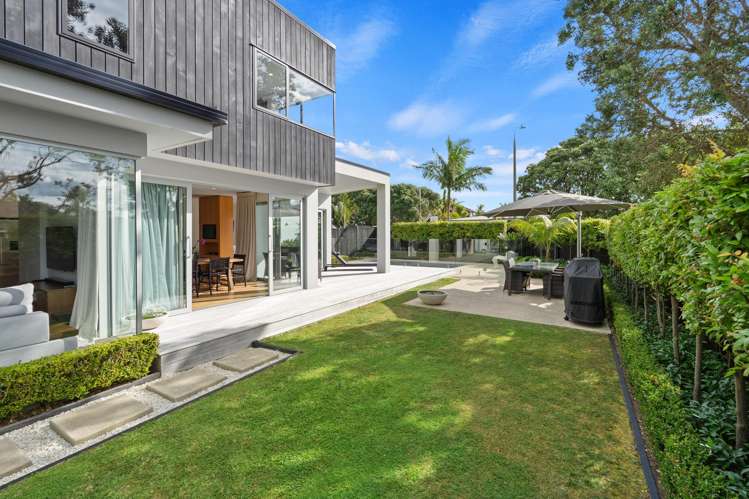 52 Walton Street Red Beach_19