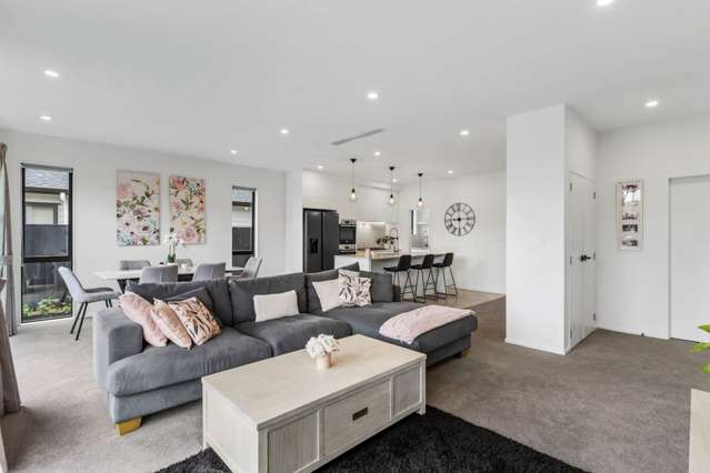 10 Huaota Place Botany Downs_2