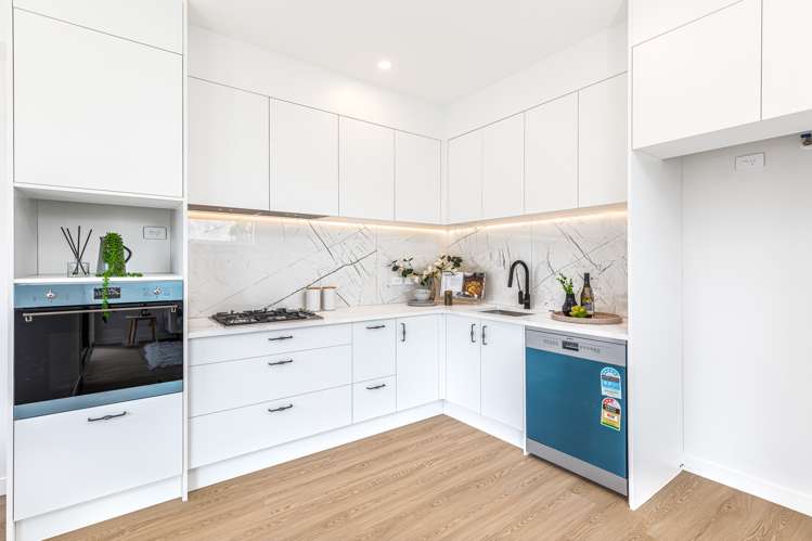 23b Fitzherbert Avenue West Harbour_8