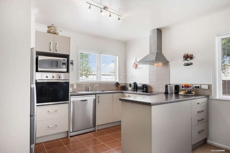 8 Kerrydale Road Manurewa_9