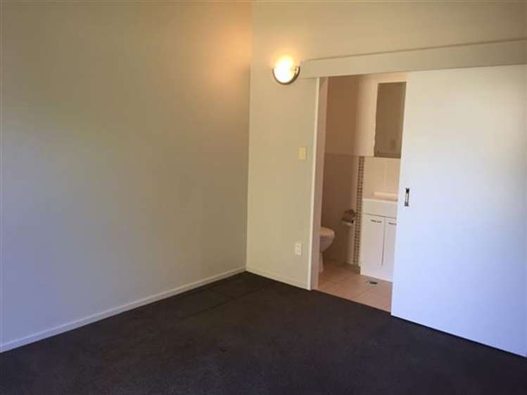 13 Merlot Lane Pukekohe_8