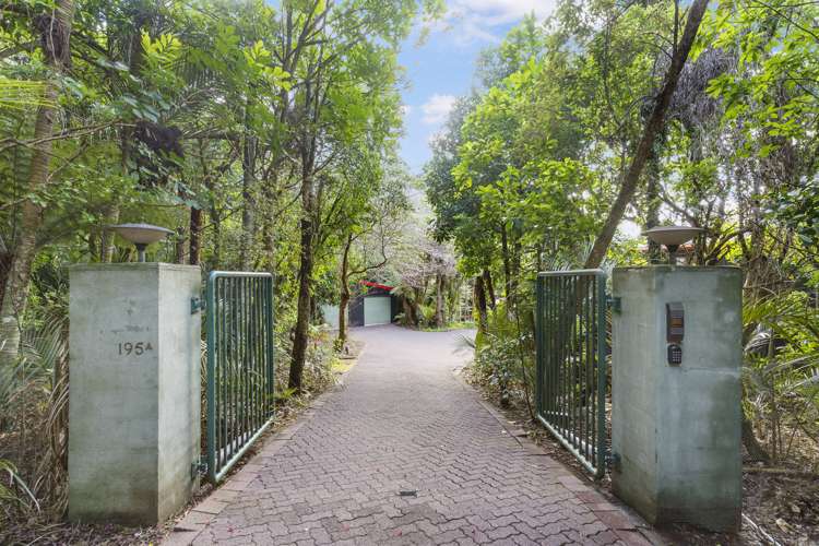 195a Scenic Drive Titirangi_1