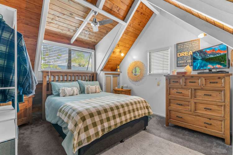 6 Shearwater Street One Tree Point_14