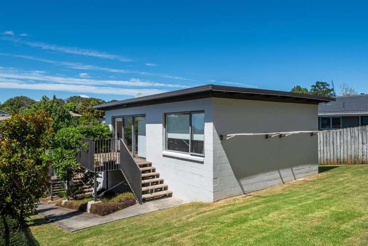 22 Don Croot Street Western Springs_36