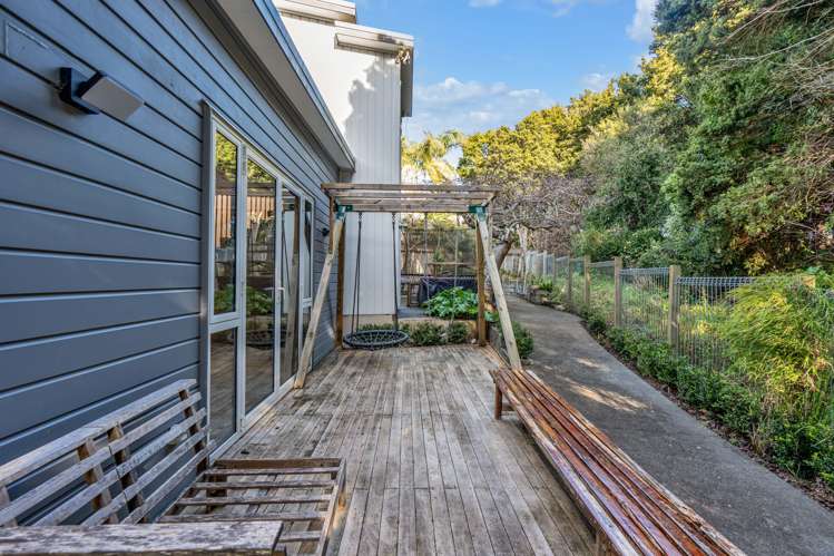 8 Silkwood Grove Totara Heights_27