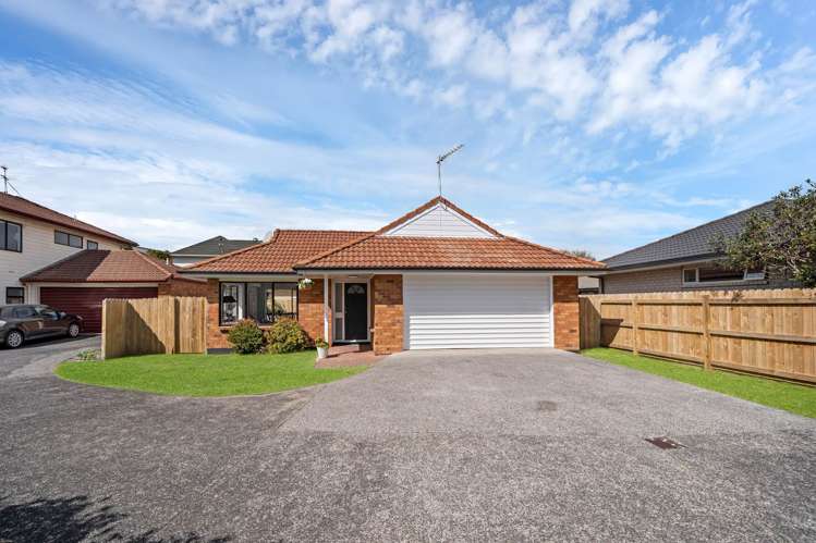 1/25 Headcorn Place Botany Downs_33