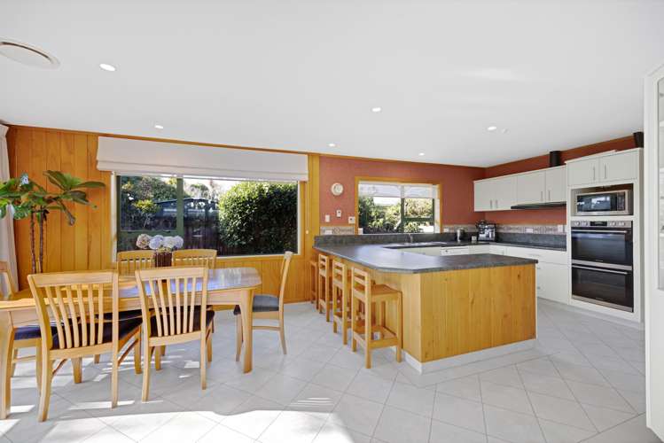 60 Pembroke Road East Stratford_17