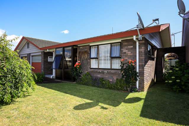 2/1 Cherry Tree Close Te Awamutu_1