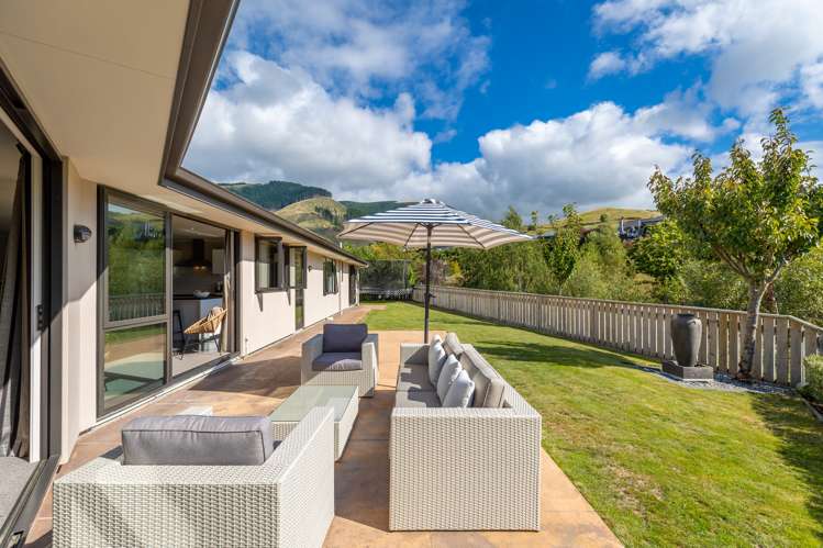 8 Sanctuary Drive Stoke_2