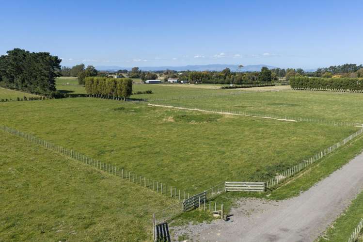 92a & 92b Oroua Road Newbury_11