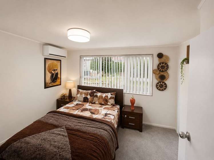 2/4 Ray Small Drive Papakura_7