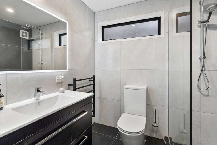 65 Vandeleur Avenue Birkdale_11