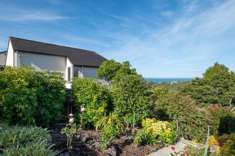 495 & 495A East Coast Road Murrays Bay_26