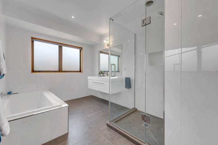 54 Channing Crescent Botany Downs_19