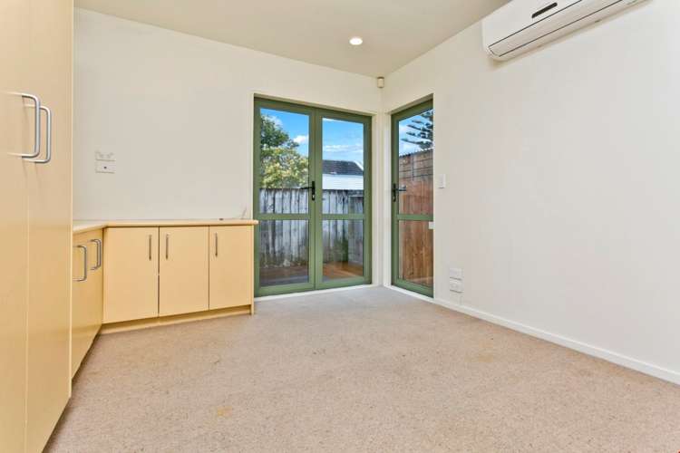 2/67 Lancaster Road Beach Haven_14