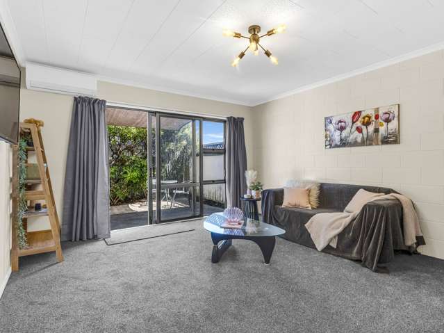 Tidy, Turn key and Title is Freehold!