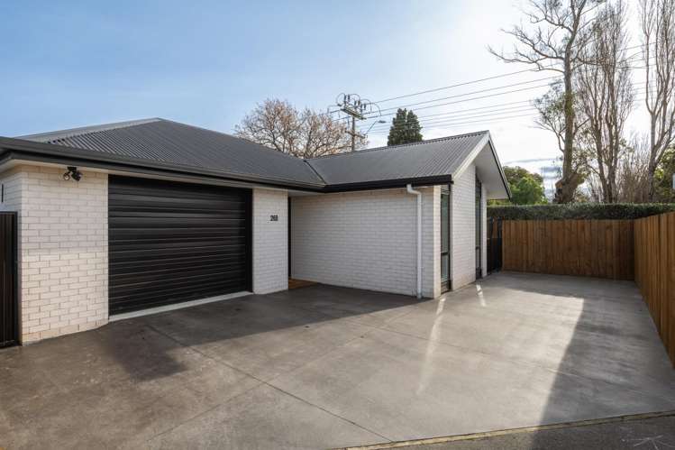 26b Harvard Road Burleigh_18