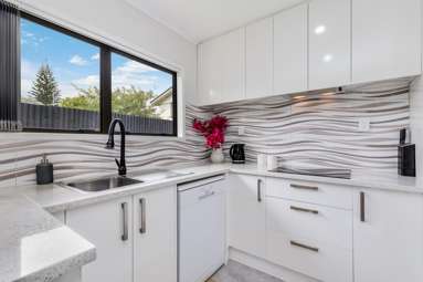 2/4a Browns Road_4