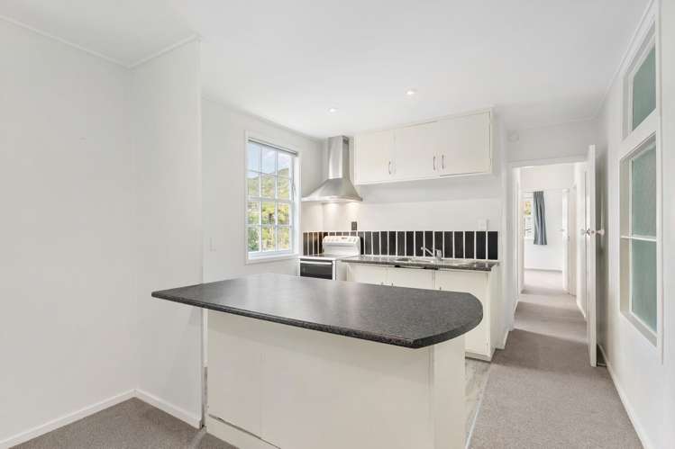 24 Thurleigh Grove Karori_17