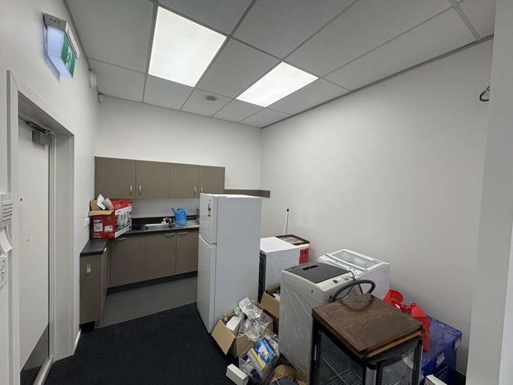 Shop 4, 110 Devonport Road City Centre_5