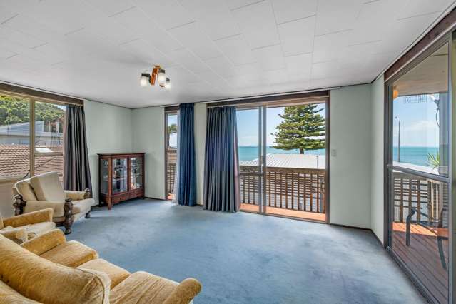 2/3 The Esplanade Eastern Beach_4