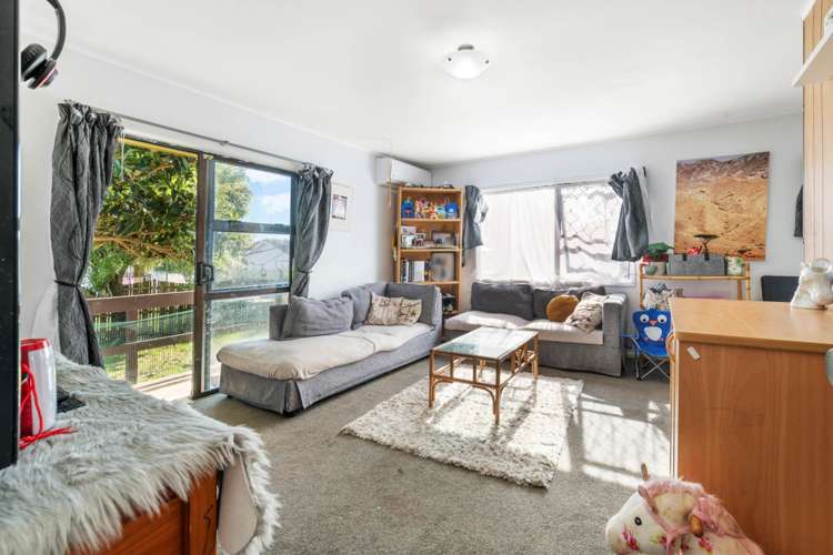 2/12 Tamworth Close Manurewa_5