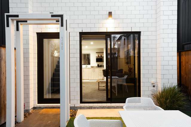 LIVE, INVEST OR AIRBNB | FURNISHED CBD TOWNHOUSE