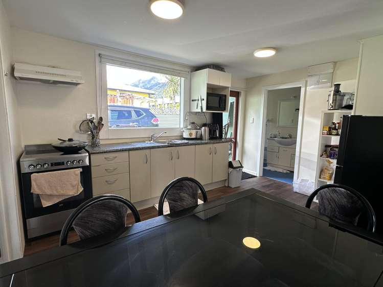 20 Cron Street Franz Josef_6