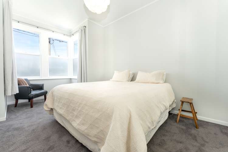 25 Riddlers Crescent Petone_11