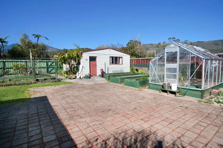 2 Mcgill Street Waimangaroa_13