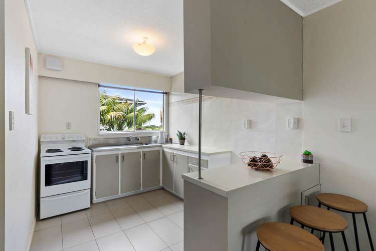 2/200 Chivalry Road Glenfield_5