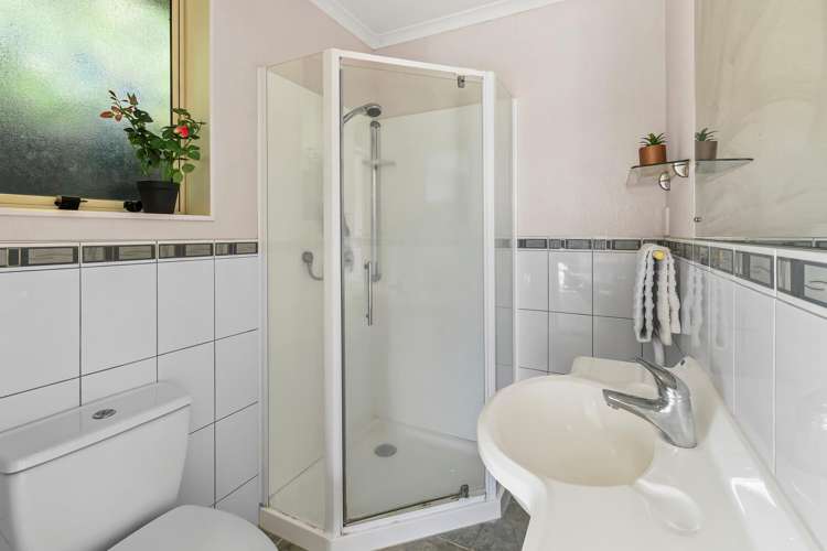 6 Richard Halse Drive The Gardens_8