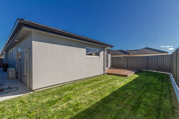 2&3/52 Park Road Greenmeadows_13